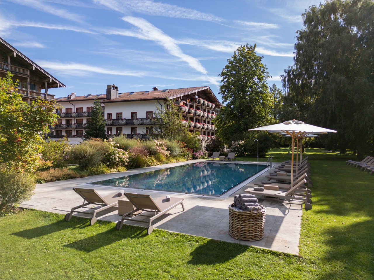 KarlaOtto_DasAchental_2025-09-04-achental-pool-03