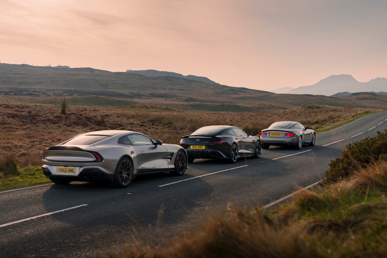 Aston Martin Vanquish at 25_07