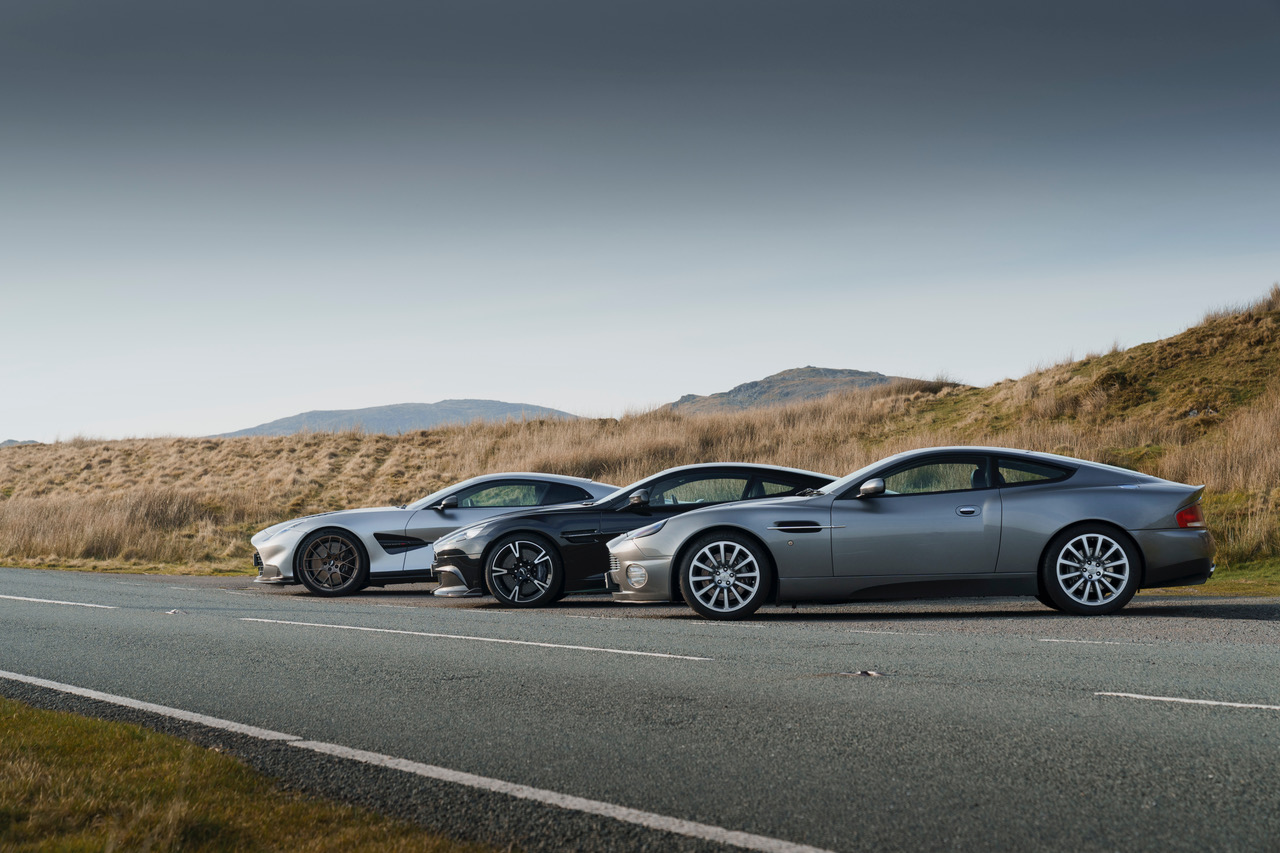 Aston Martin Vanquish at 25_09