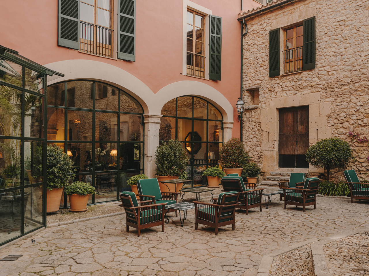 Son Net_17th century courtyard